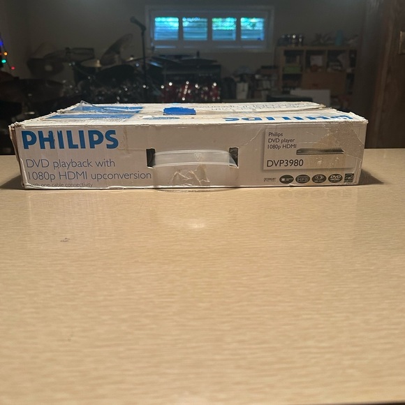 New In Box PHILIPS DVP-3980 DVD player playback with 1080p HDMI upconversion - Picture 3 of 7